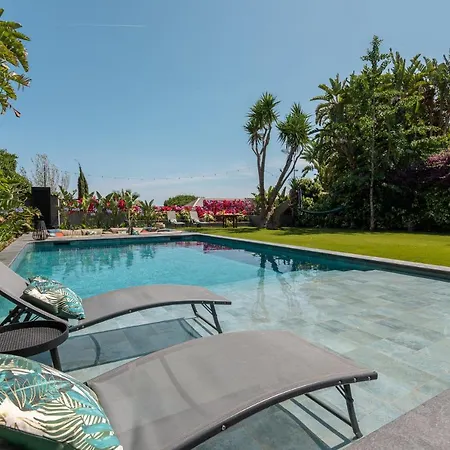 Villa Barcelona's Tropical Oasis *