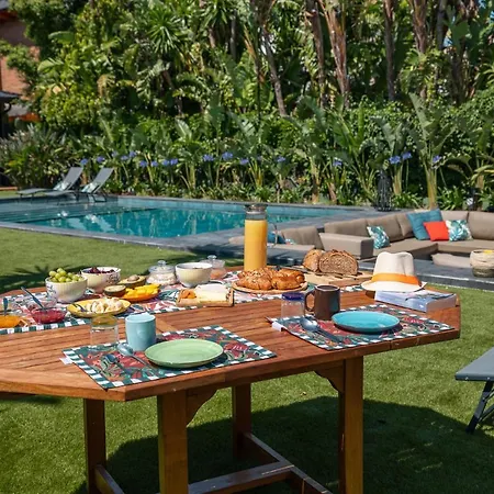 Barcelona's Tropical Oasis Villa Sant Just Desvern