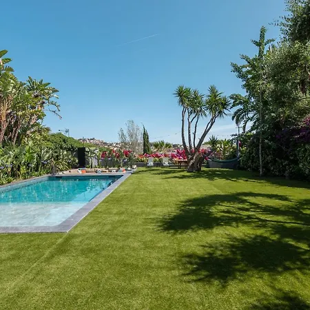 빌라 Barcelona's Tropical Oasis *
