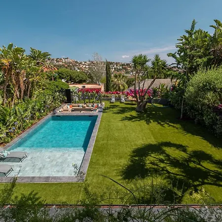 别墅 Barcelona's Tropical Oasis